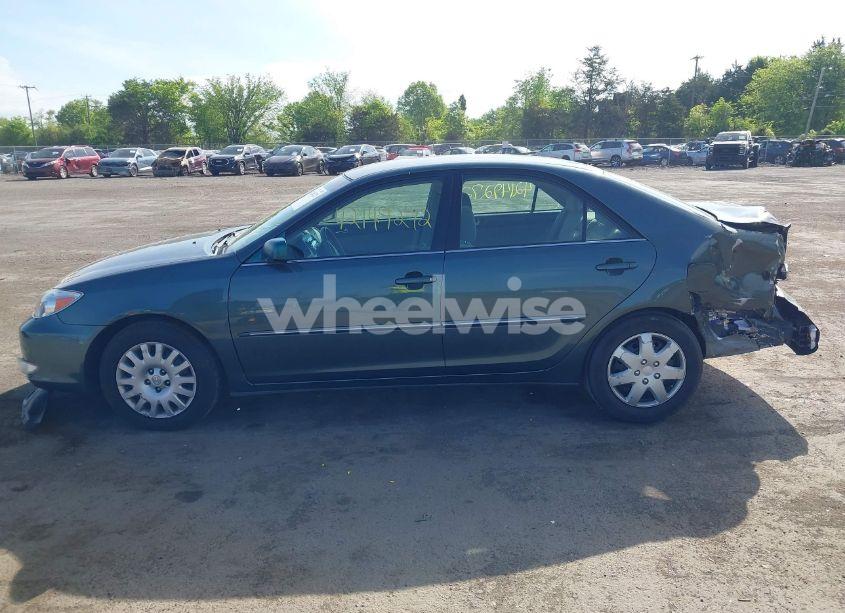 Photo 15 of 2004 Toyota Camry XLE (VIN 4T1BE30KX4U286835)