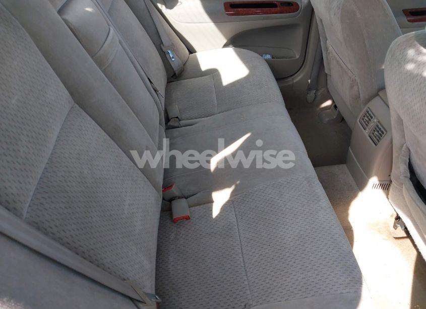 Photo 8 of 2004 Toyota Camry XLE (VIN 4T1BE30KX4U286835)