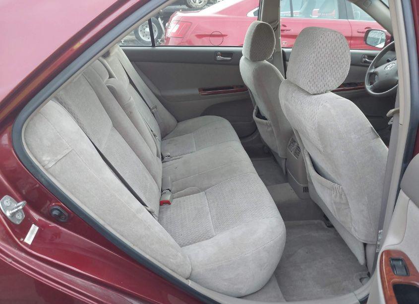 Photo 8 of 2004 Toyota Camry XLE (VIN 4T1BE30KX4U302502)