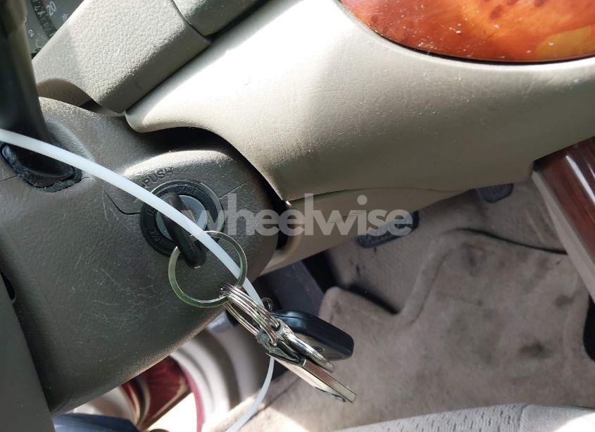 Photo 11 of 2004 Toyota Camry XLE (VIN 4T1BE30KX4U304962)