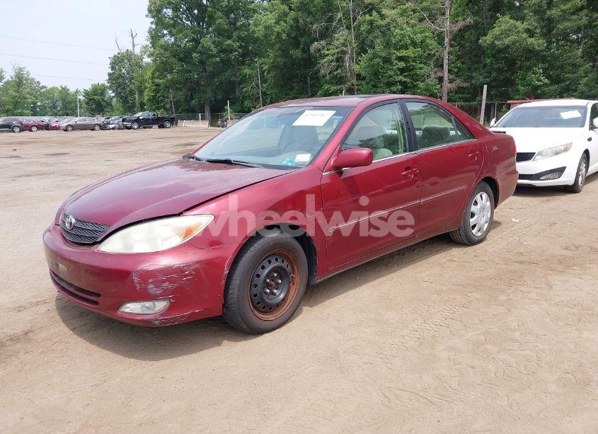 Photo 2 of 2004 Toyota Camry XLE (VIN 4T1BE30KX4U304962)