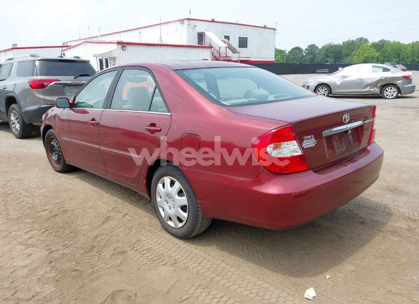 Photo 3 of 2004 Toyota Camry XLE (VIN 4T1BE30KX4U304962)