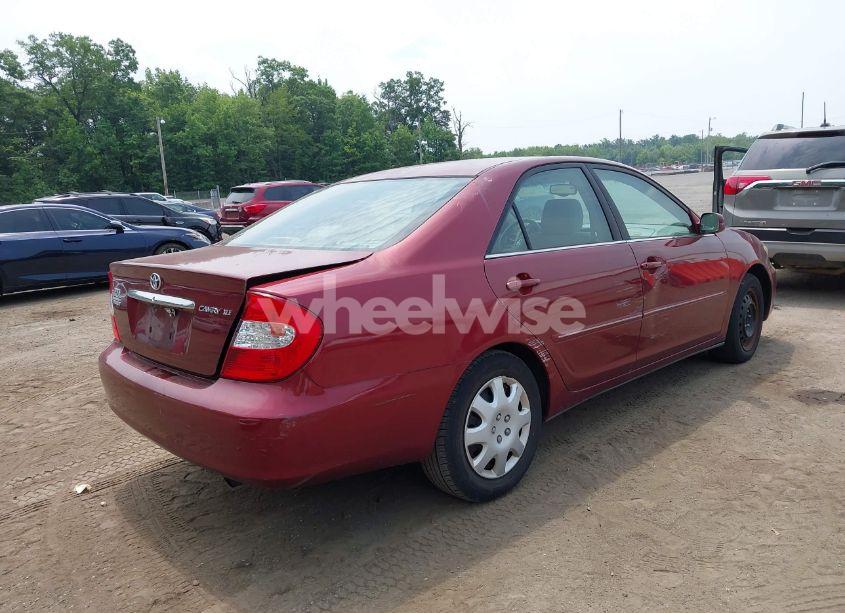 Photo 4 of 2004 Toyota Camry XLE (VIN 4T1BE30KX4U304962)