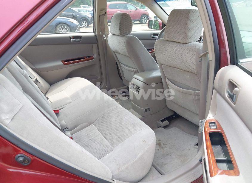 Photo 8 of 2004 Toyota Camry XLE (VIN 4T1BE30KX4U304962)