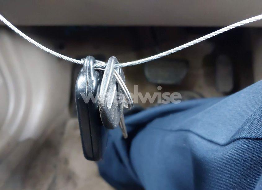 Photo 11 of 2004 Toyota Camry LE (VIN 4T1BE30KX4U327013)