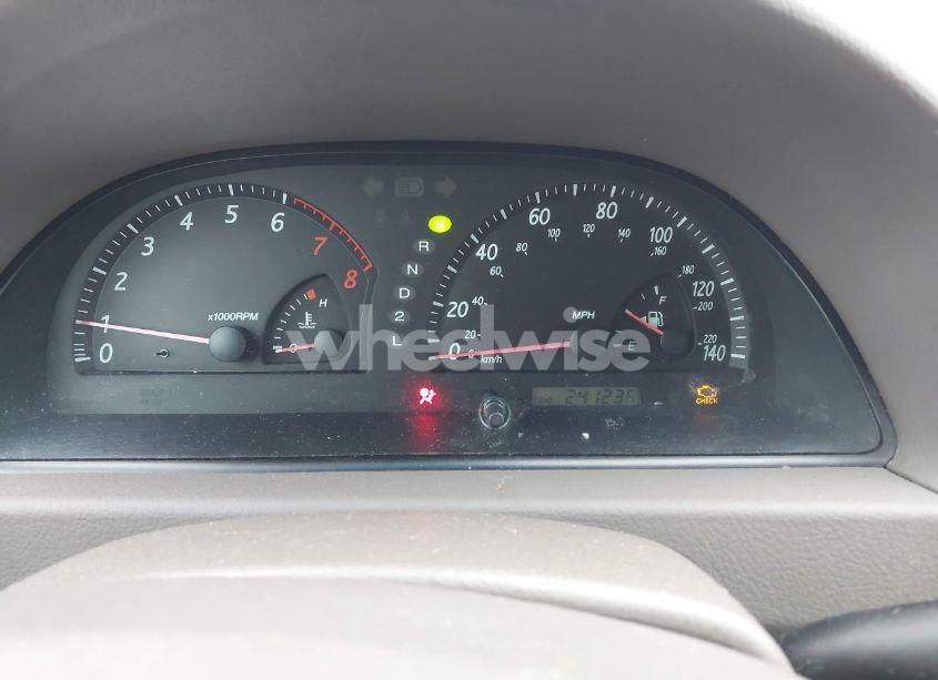 Photo 7 of 2004 Toyota Camry LE (VIN 4T1BE30KX4U327013)