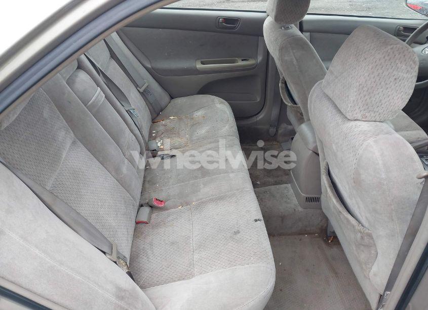 Photo 8 of 2004 Toyota Camry LE (VIN 4T1BE30KX4U327013)