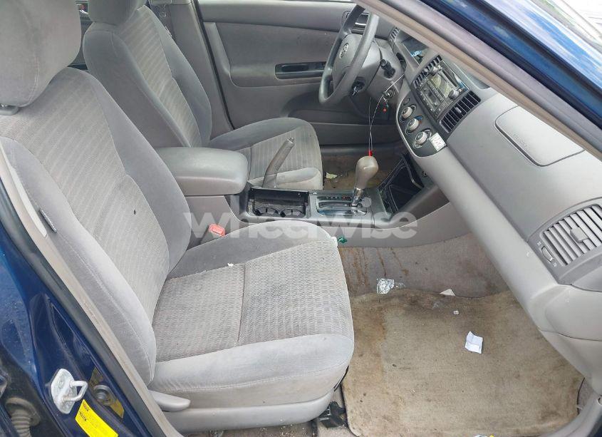 Photo 5 of 2005 Toyota Camry LE (VIN 4T1BE30KX5U078813)