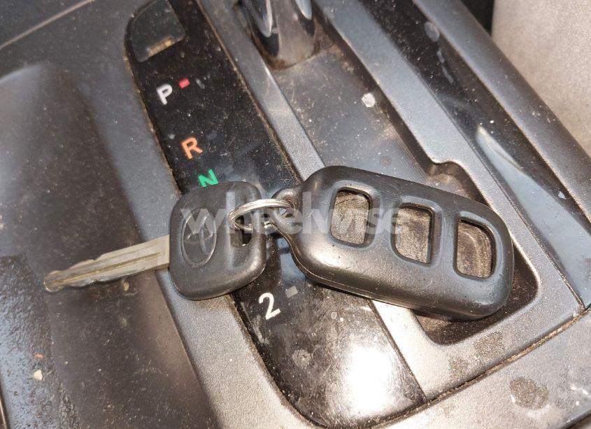 Photo 11 of 2005 Toyota Camry LE (VIN 4T1BE30KX5U082795)