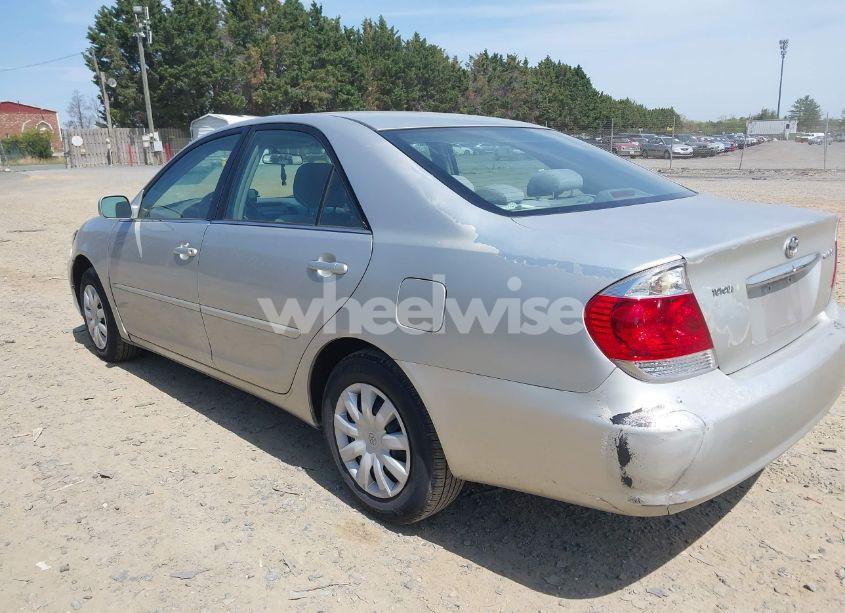Photo 3 of 2005 Toyota Camry LE (VIN 4T1BE30KX5U082795)