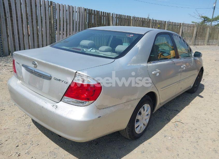 Photo 4 of 2005 Toyota Camry LE (VIN 4T1BE30KX5U082795)