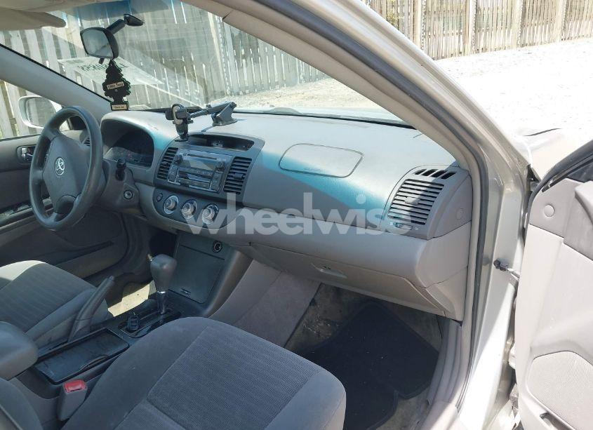 Photo 5 of 2005 Toyota Camry LE (VIN 4T1BE30KX5U082795)
