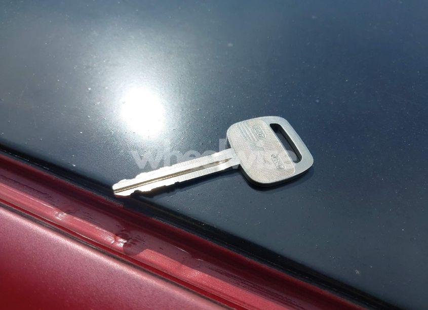 Photo 11 of 2005 Toyota Camry LE (VIN 4T1BE30KX5U088385)