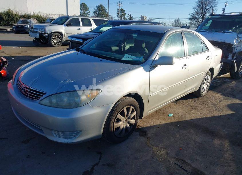 Photo 2 of 2005 Toyota Camry LE (VIN 4T1BE30KX5U422544)