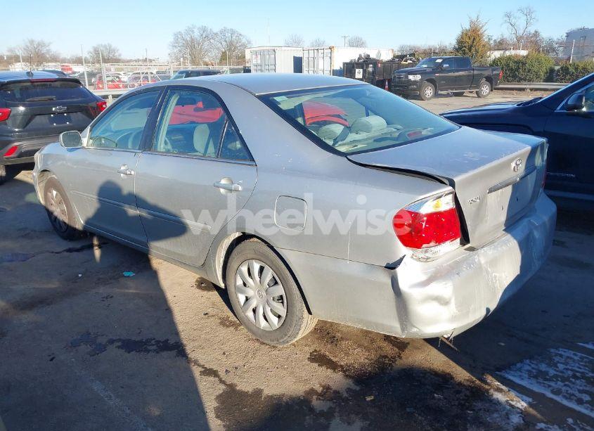 Photo 3 of 2005 Toyota Camry LE (VIN 4T1BE30KX5U422544)