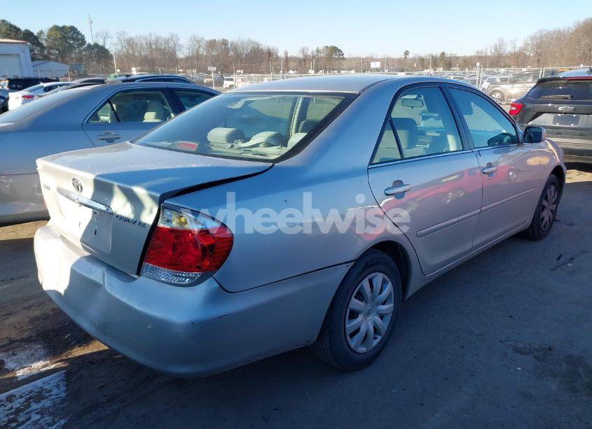 Photo 4 of 2005 Toyota Camry LE (VIN 4T1BE30KX5U422544)