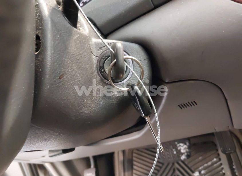 Photo 11 of 2005 Toyota Camry XLE (VIN 4T1BE30KX5U527911)