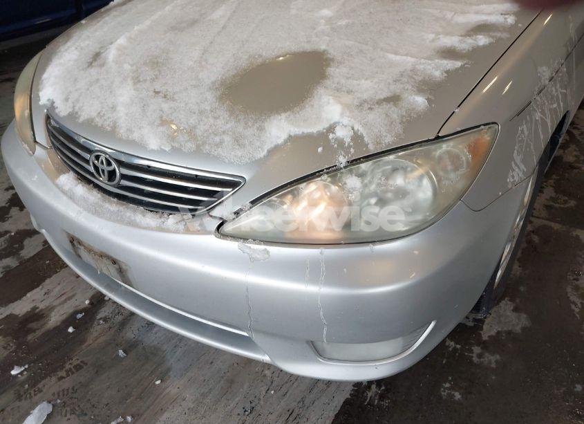 Photo 6 of 2005 Toyota Camry XLE (VIN 4T1BE30KX5U527911)
