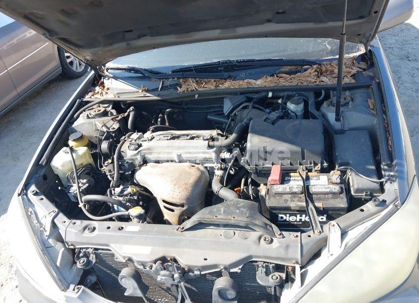 Photo 10 of 2005 Toyota Camry LE (VIN 4T1BE30KX5U947801)