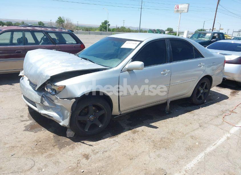 Photo 2 of 2005 Toyota Camry LE/SE/XLE (VIN 4T1BE30KX5U987571)