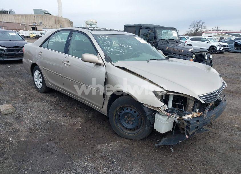 2006 Toyota Camry LE (VIN 4T1BE30KX6U645197) main photo