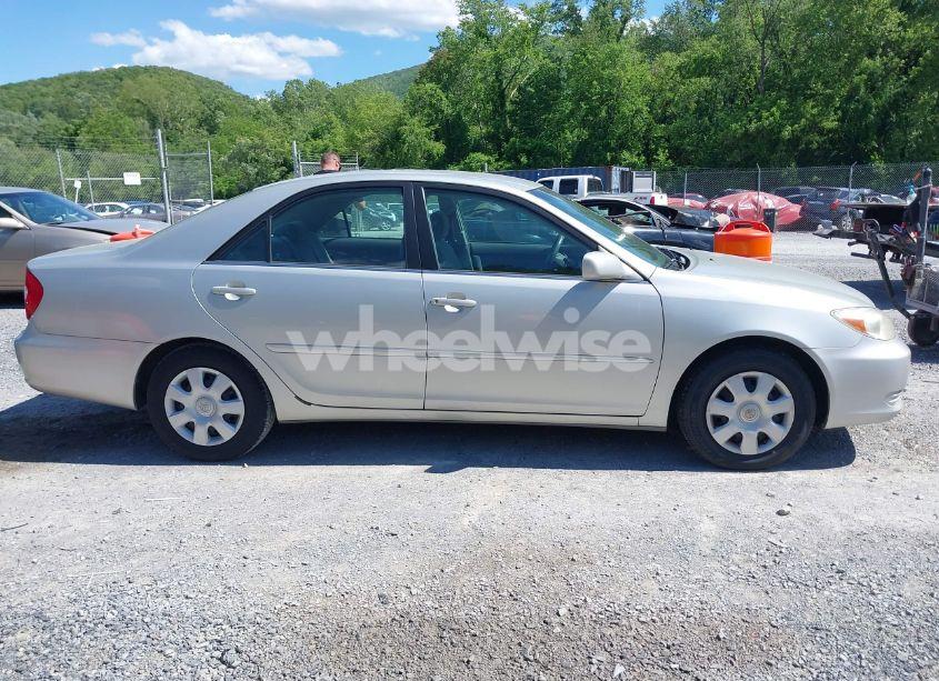 Photo 13 of 2002 Toyota Camry (VIN 4T1BE32A12U047877)