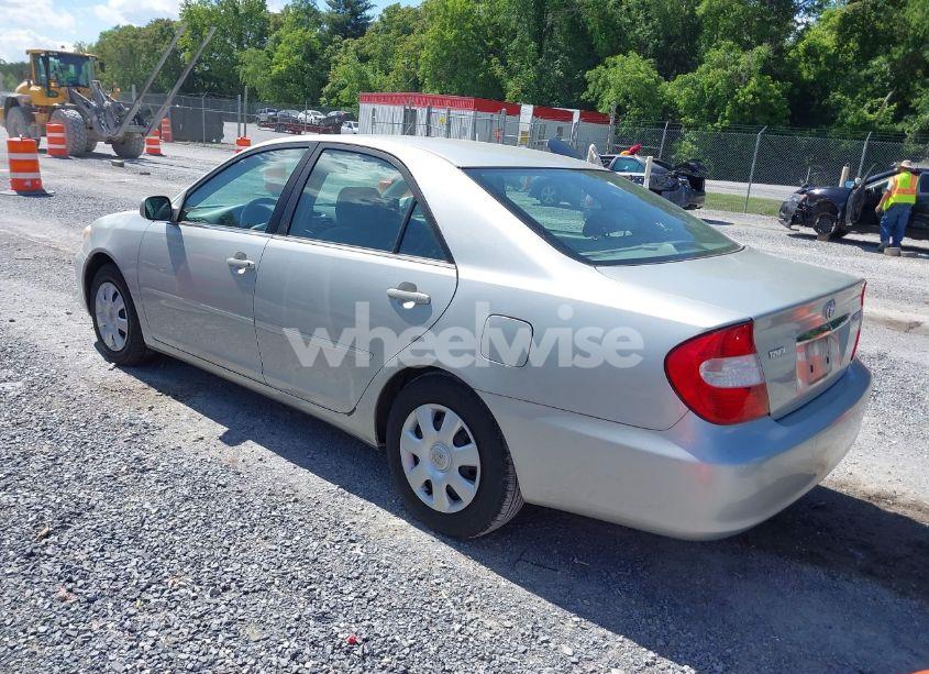 Photo 3 of 2002 Toyota Camry (VIN 4T1BE32A12U047877)