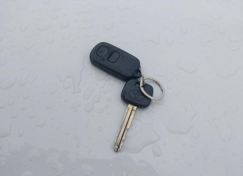 Photo 11 of 2002 Toyota Camry LE (VIN 4T1BE32K02U015390)