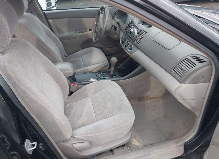 Photo 5 of 2002 Toyota Camry LE (VIN 4T1BE32K02U015390)