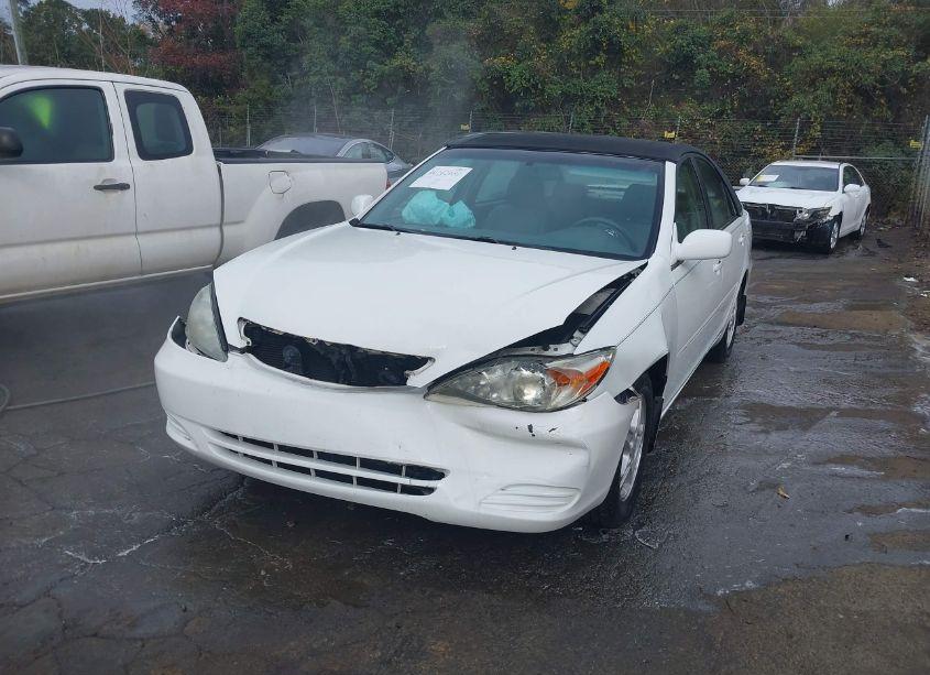 Photo 2 of 2002 Toyota Camry LE (VIN 4T1BE32K02U031122)