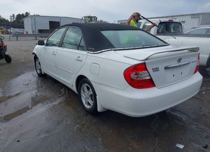 Photo 3 of 2002 Toyota Camry LE (VIN 4T1BE32K02U031122)
