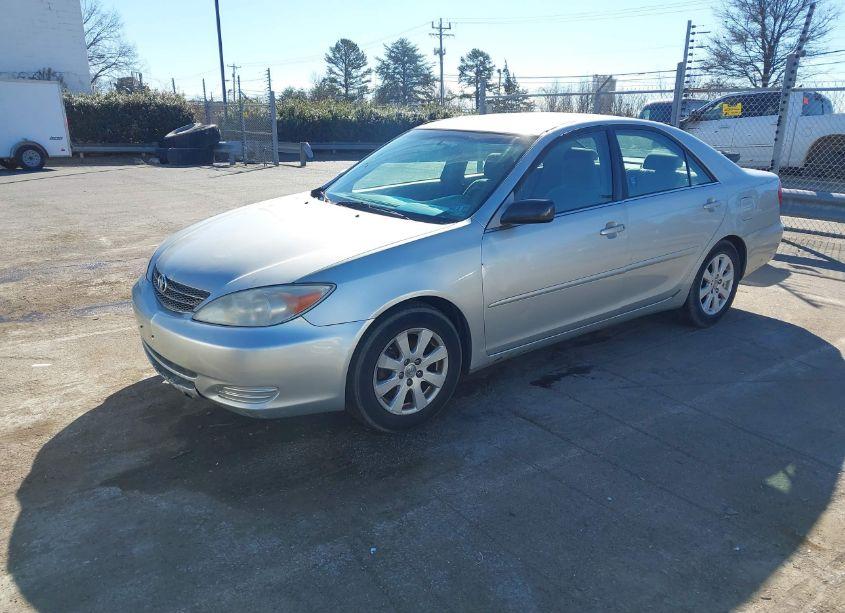 Photo 2 of 2002 Toyota Camry LE (VIN 4T1BE32K02U039494)