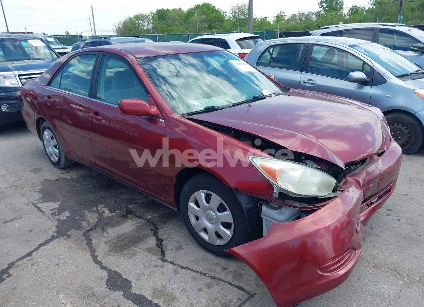 2002 Toyota Camry LE (VIN 4T1BE32K02U043898) main photo