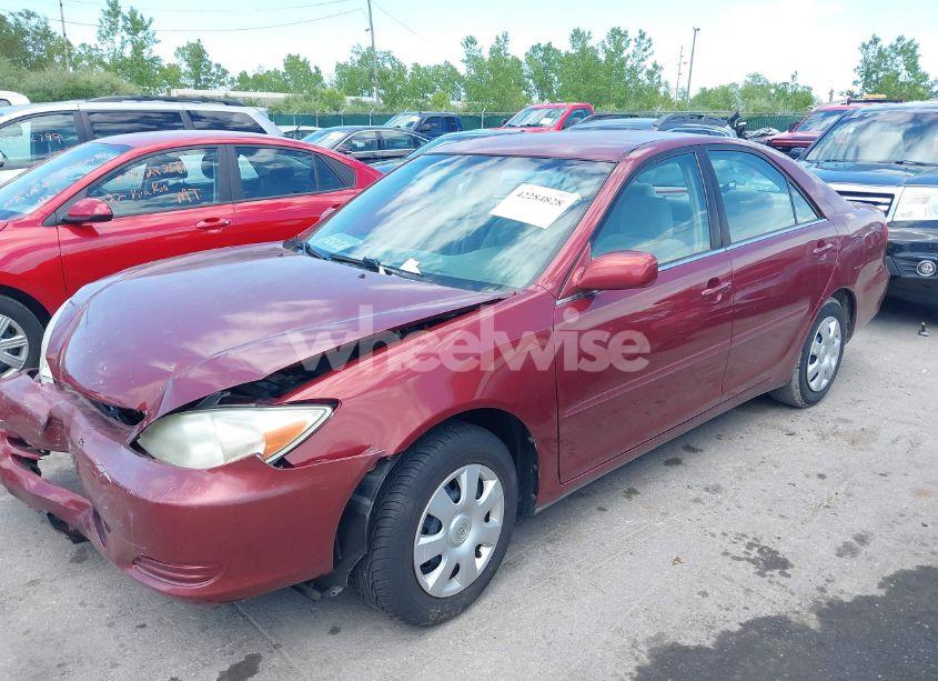 Photo 2 of 2002 Toyota Camry LE (VIN 4T1BE32K02U043898)