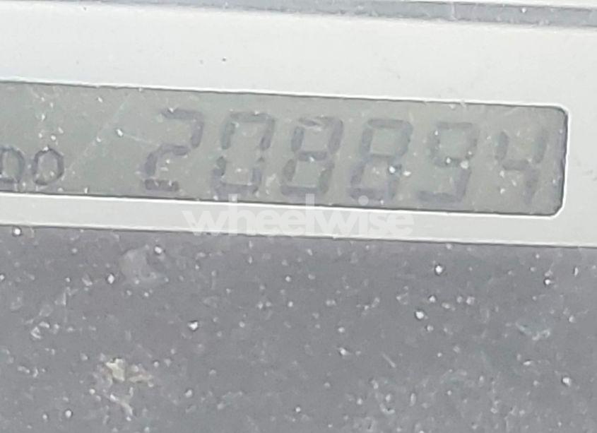 Photo 12 of 2002 Toyota Camry SE (VIN 4T1BE32K02U044288)