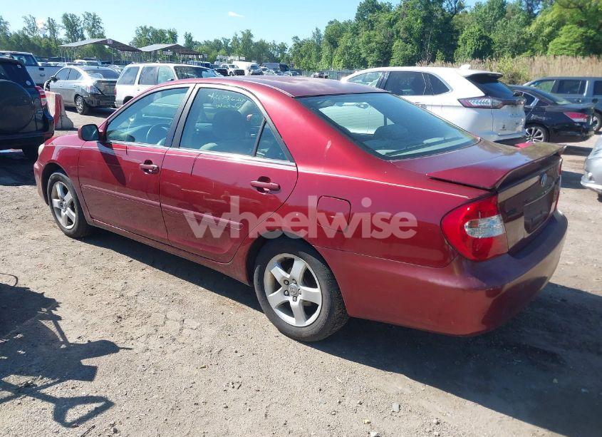 Photo 3 of 2002 Toyota Camry SE (VIN 4T1BE32K02U044288)