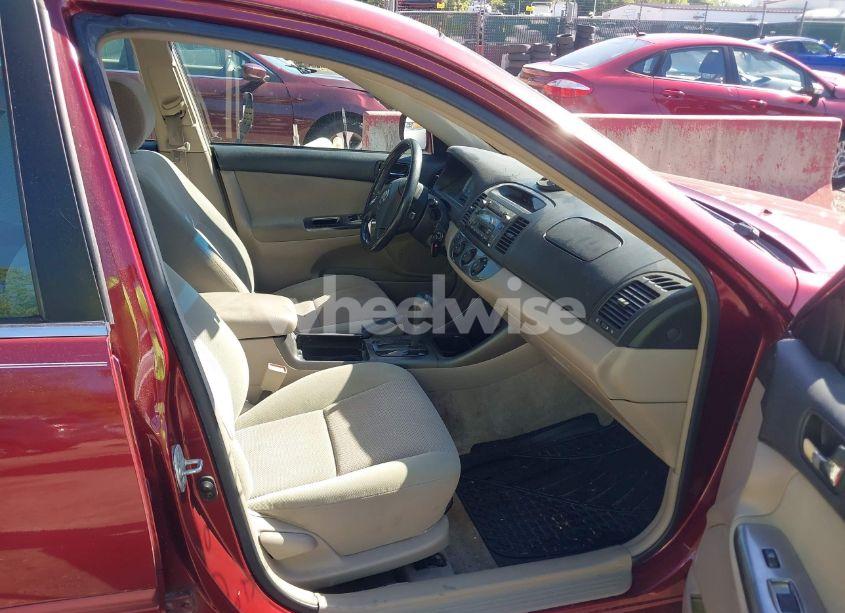 Photo 5 of 2002 Toyota Camry SE (VIN 4T1BE32K02U044288)