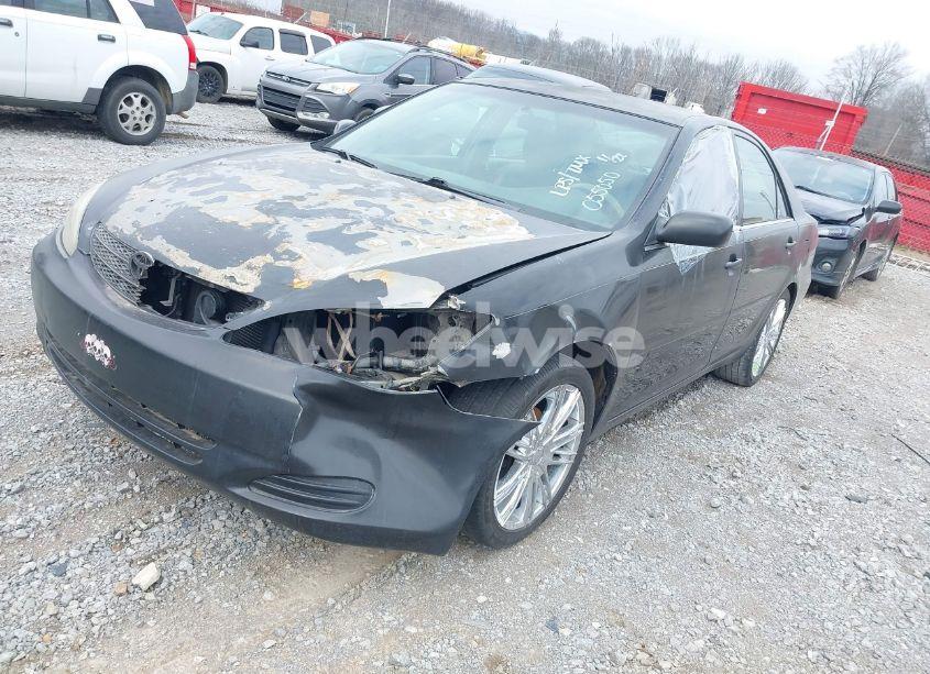 Photo 2 of 2002 Toyota Camry LE (VIN 4T1BE32K02U055050)