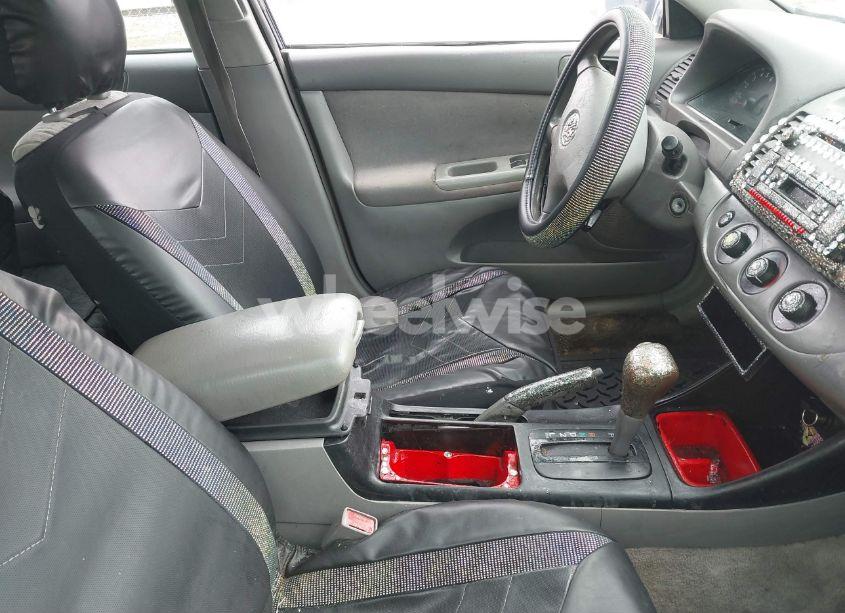 Photo 5 of 2002 Toyota Camry LE (VIN 4T1BE32K02U055050)