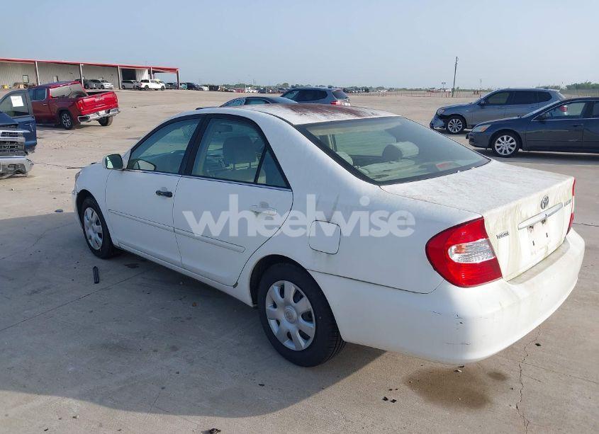 Photo 3 of 2002 Toyota Camry LE (VIN 4T1BE32K02U115747)