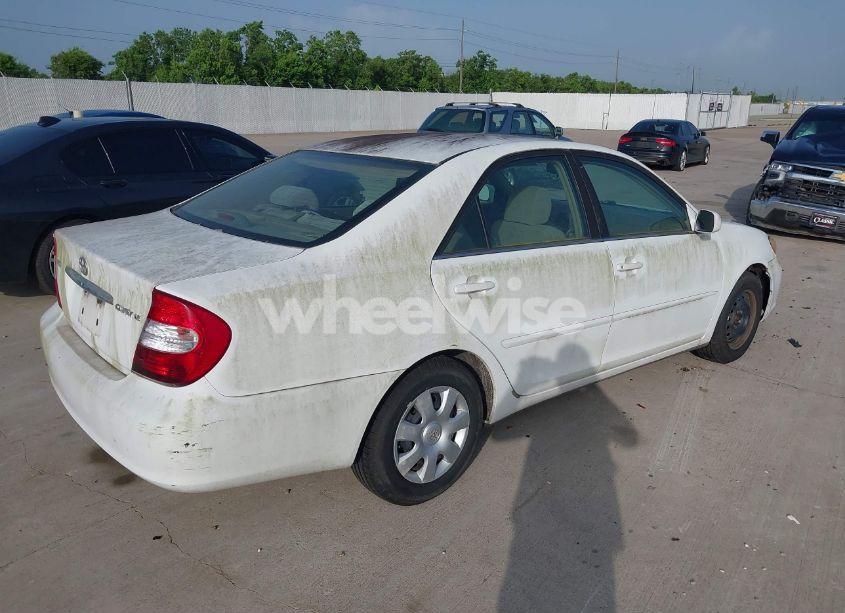 Photo 4 of 2002 Toyota Camry LE (VIN 4T1BE32K02U115747)