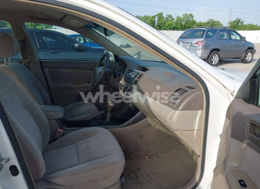 Photo 5 of 2002 Toyota Camry LE (VIN 4T1BE32K02U115747)