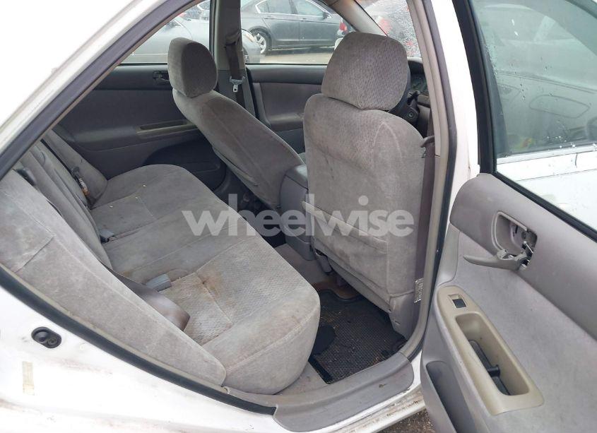 Photo 8 of 2002 Toyota Camry LE (VIN 4T1BE32K02U504307)