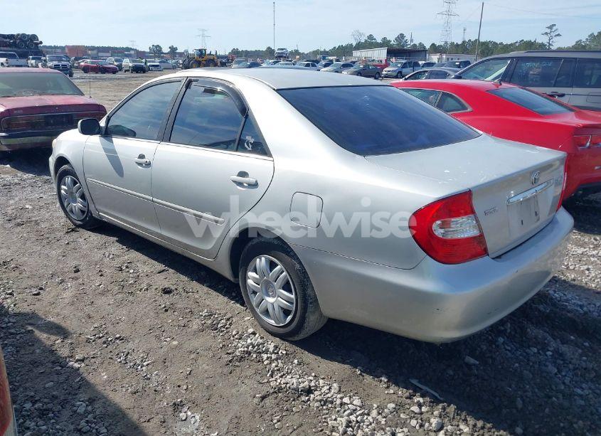 Photo 3 of 2002 Toyota Camry LE (VIN 4T1BE32K02U590234)