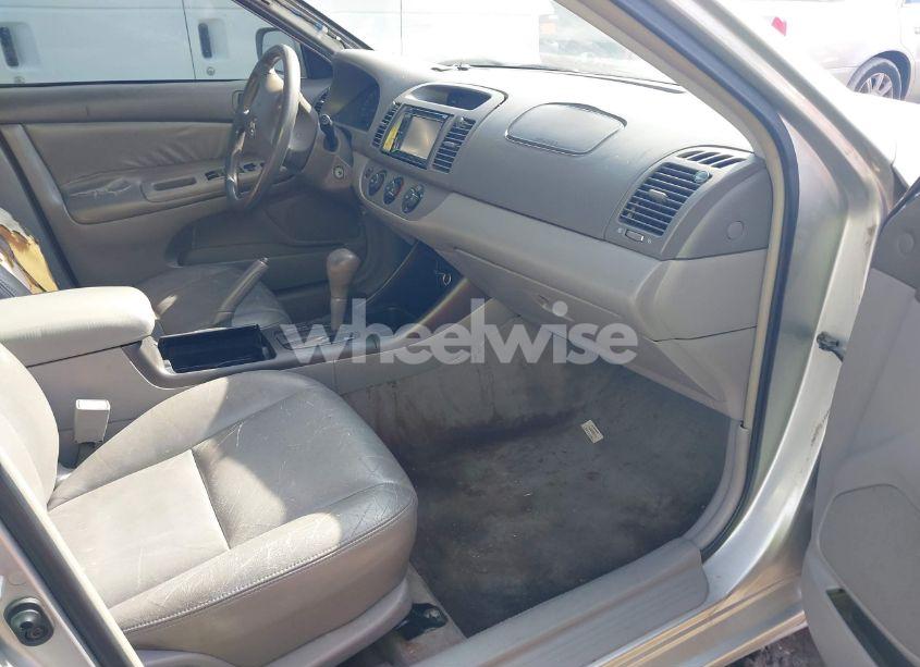 Photo 5 of 2002 Toyota Camry LE (VIN 4T1BE32K02U590234)