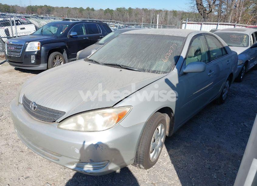 Photo 2 of 2002 Toyota Camry LE (VIN 4T1BE32K02U603077)