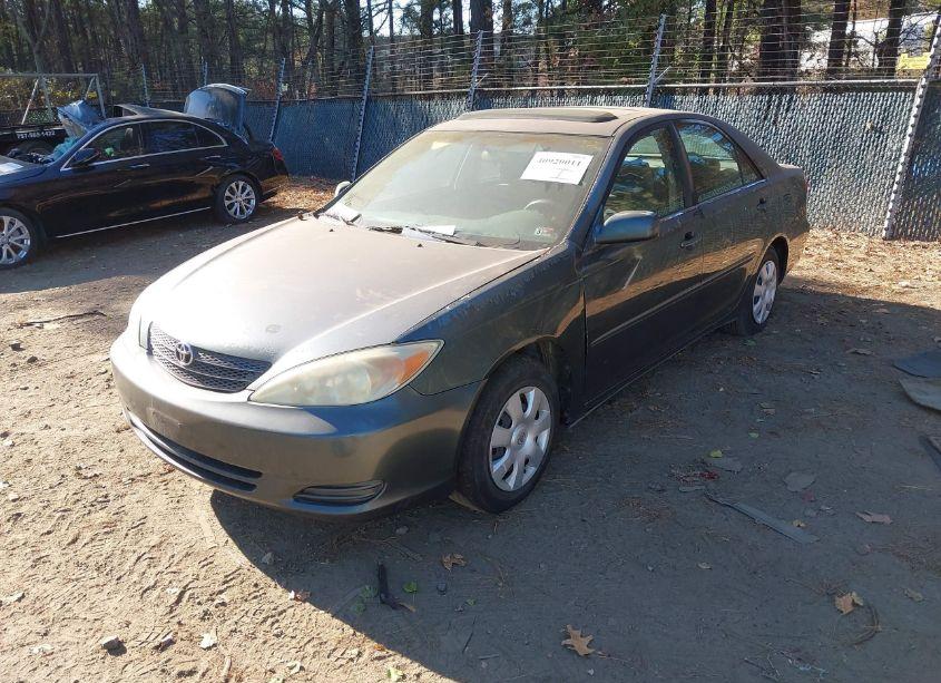 Photo 2 of 2002 Toyota Camry LE (VIN 4T1BE32K02U604441)
