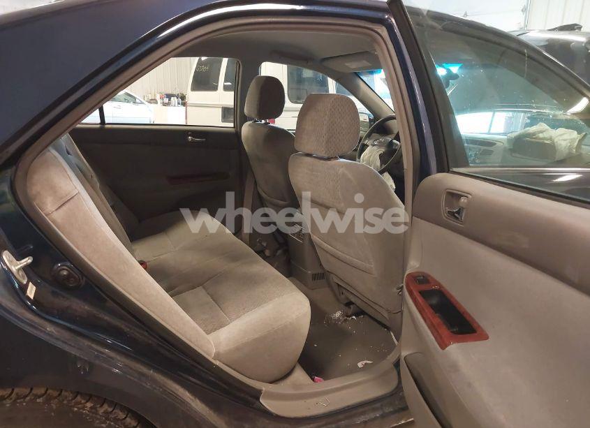 Photo 8 of 2002 Toyota Camry XLE (VIN 4T1BE32K02U605847)