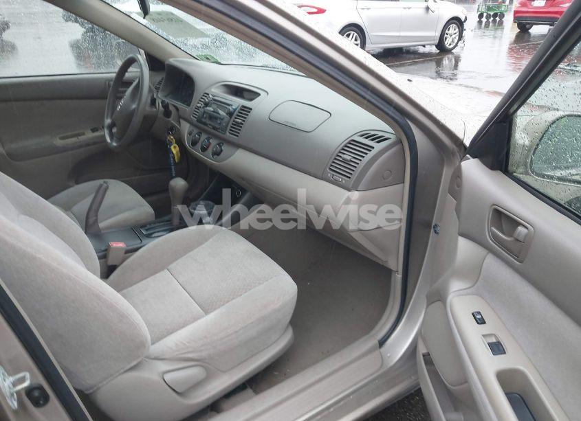 Photo 5 of 2002 Toyota Camry LE (VIN 4T1BE32K02U612751)