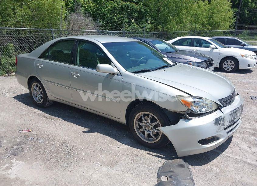 2002 Toyota Camry LE/SE/XLE (VIN 4T1BE32K02U630523) main photo